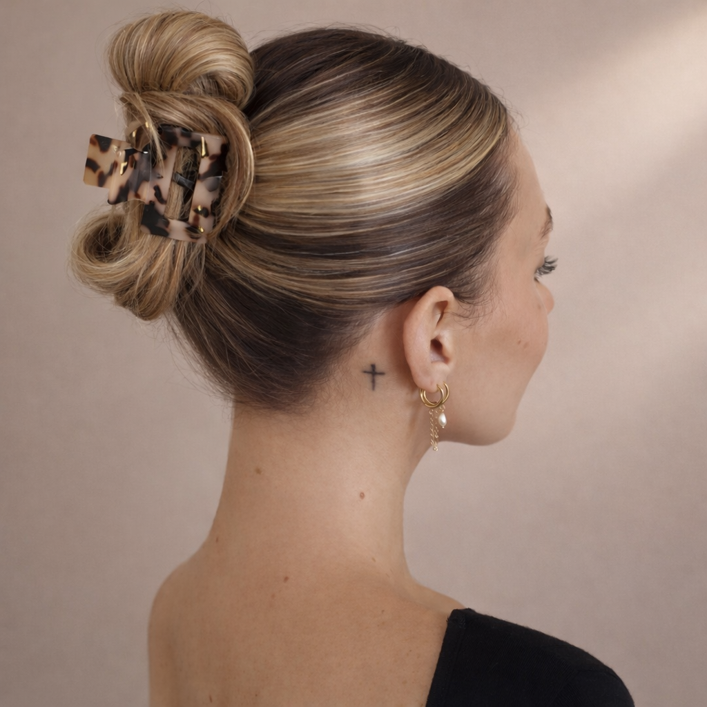 Small Dark Claw Clip